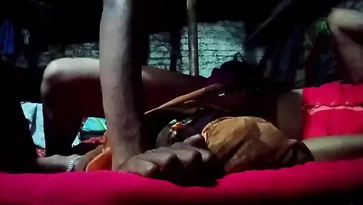 Evlendikten sonra kız arkadaşım bana geldi. Bütün gece sikiliyor ve sikiliyor.