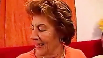 eski kız alır bir vurma