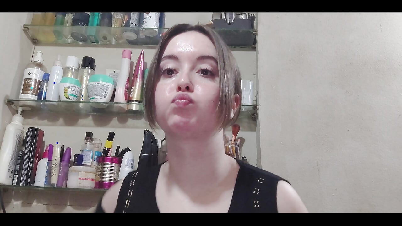 Drying My Hair. Islaktan kuru ve yumuşaka nasıl gittiğine bayılıyorum