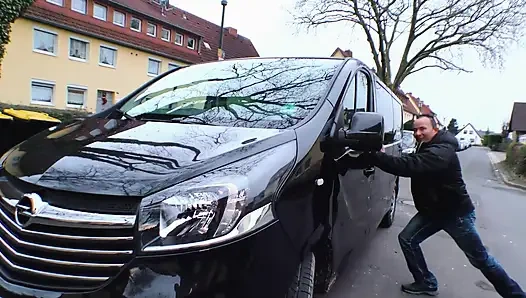 İri göğüslü orta yaşlı seksi kadınlar arabada sikiliyor tam derleme