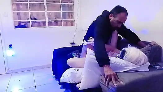 Rabuda hem emmeyi hem de almayı seviyor. Vivi Guedez