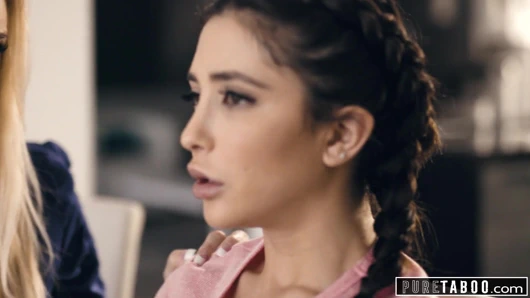 Saf Tabu - Sapık Ebeveynler, Gencin Değiştirildiğini Ortaya Koyuyor