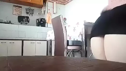 Quel culo sexy vuole qualcosa di duro e grosso