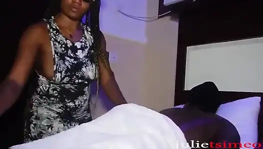 Julietsimeon the Massage Squirting Girl