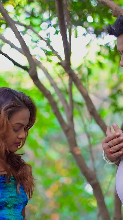 Tepelerde yabancı kızla sert seks yapıyor | Klip 2