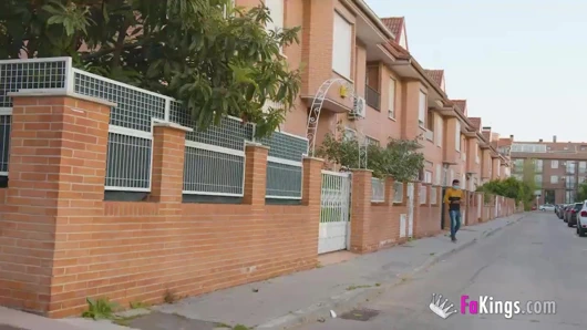 "Tombul yaşlı üst kattaki komşumu sikmek istiyorum!!" Adam bizi özel bir hikayeyle şaşırtıyor