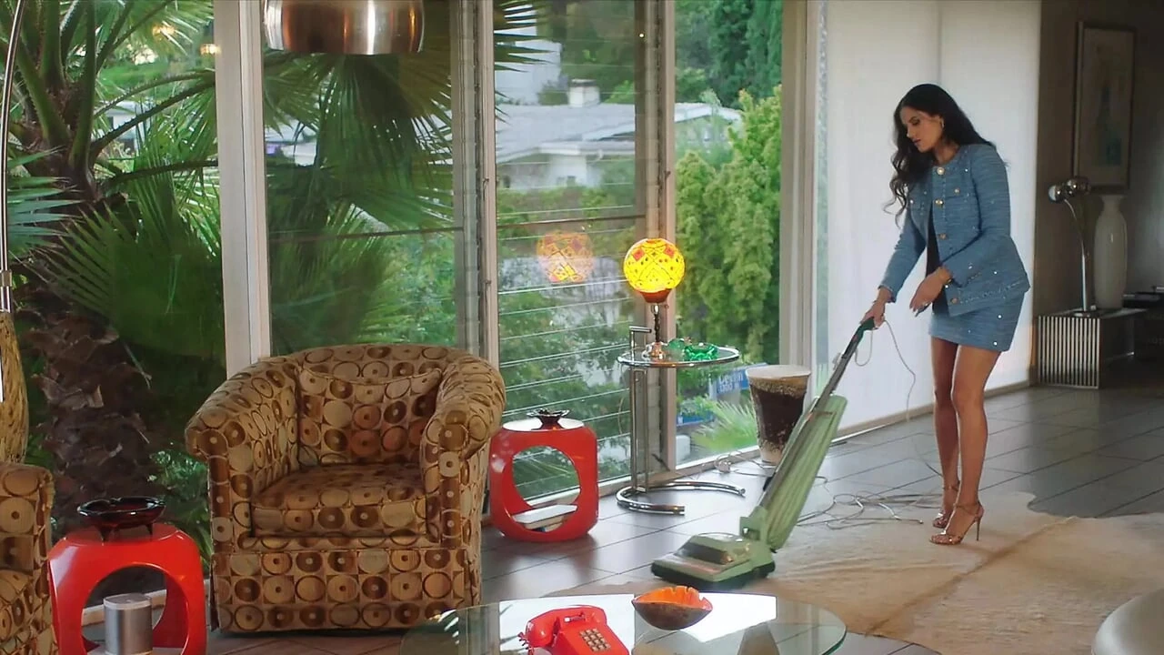 milfy - लंड की भूखी realtor Penny अपने सख्त लंड का विरोध नहीं कर सकती