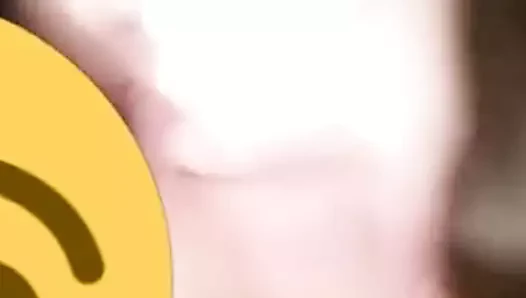 Pute qui se doigte pour moi sur snap