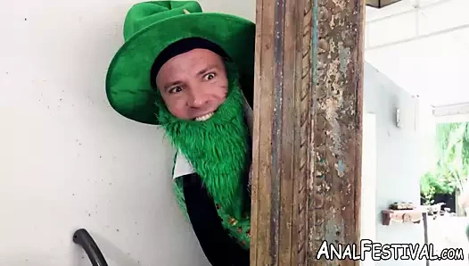 Nefis milf sikikleri elf ve berbat horoz yakın havuz dışında