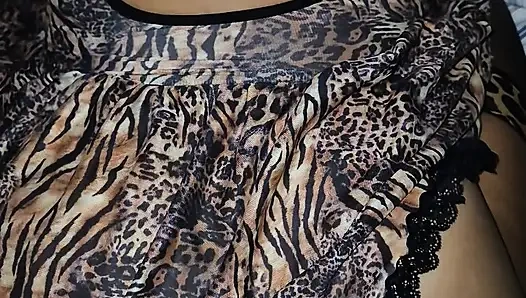 After a COSTUME PARTY a stranger saw me with my sexy dress and did not hesitate to propose to me to have SEX, how delicious!