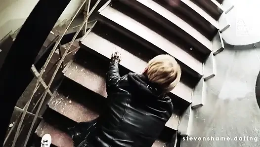 İnce orta yaşlı seksi kadın Vicky Hundt yoğun bir sikiş randevus un tadını çıkarıyor! StevenShame
