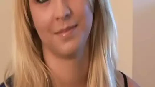 Busty saksocu genç creampied tarafından oldguy