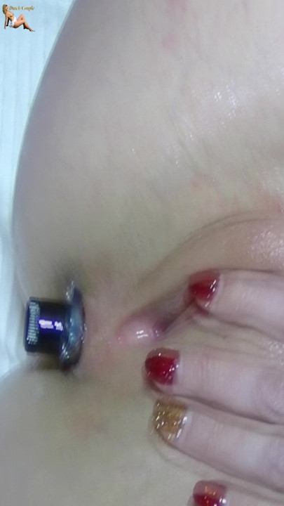 Azgın Hollandalı orta yaşlı seksi kadın ilk anal. Göt tıkacı sokma