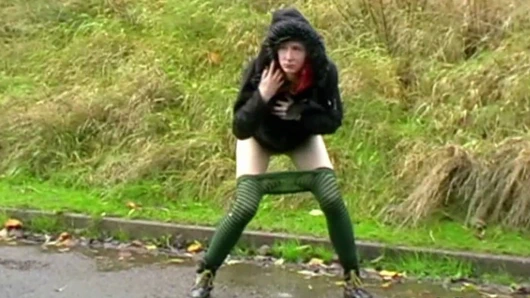 Lassie pissing ve Mastürbasyon içinde kamu