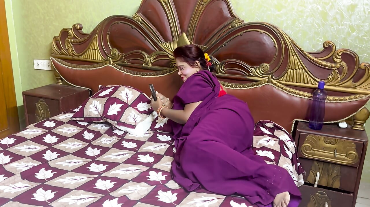 Bar Ji Ne Apni Sıcak Bhabhi Ka Chut Chat Kar Pussy Ros Nikala.. Chut pe Kiya Ungli Nikala Pani..