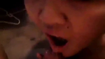Seksi Asyalının yüzüne boşalma