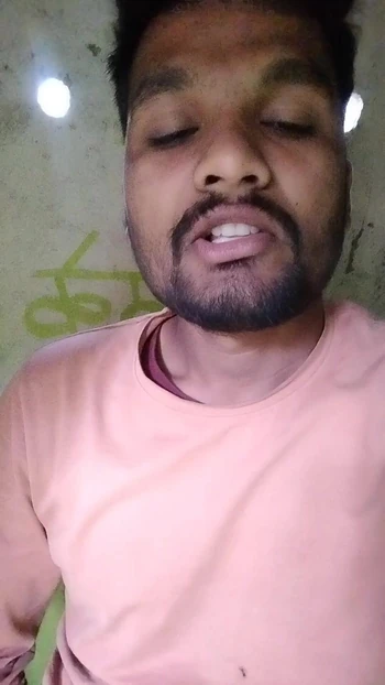 Деревенский красивый красивый молодой паренек мастурбирует ванной по утрам время.