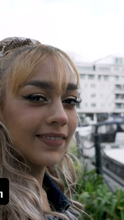Muhteşem çaresiz sürtük yeni zengin bir şeker baba için avlanıyor - daddypounds minyon gençler | Klip 1