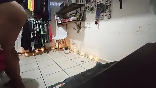 Büyük götlü esmer Meksikalı tangalı katlanır kıyafetler