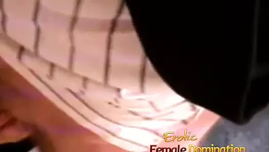 Oda servisi teslimi adam hayır itaatkar bir köle olur