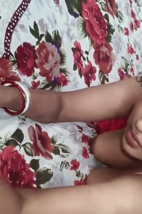 318. sezon, Hintli üvey erkek kardeşinin karısı kocasının üvey oğluyla sikişiyor