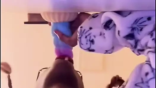 MEŞGUL OLUYOR!!!! TÜKÜRÜK