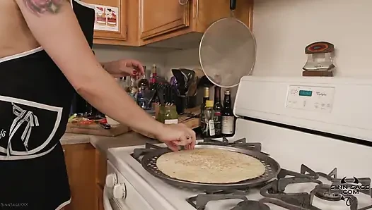 Sinn Sage ile office pizza partisi giantess