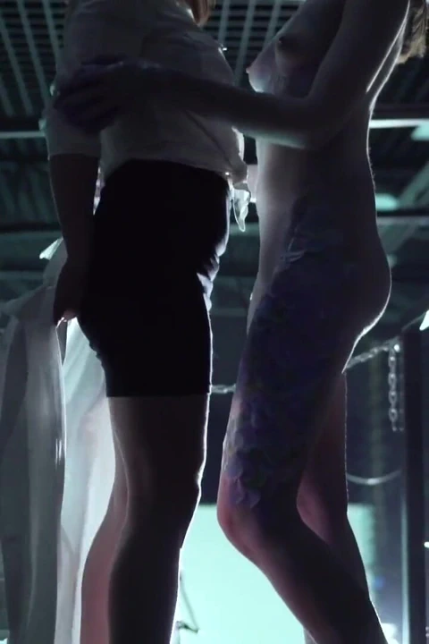 Xdominant 018 - lezbiyen yüzme havuzunda sikişiyor