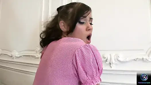 Seksi esmer lada göt deliğine sikiliyor