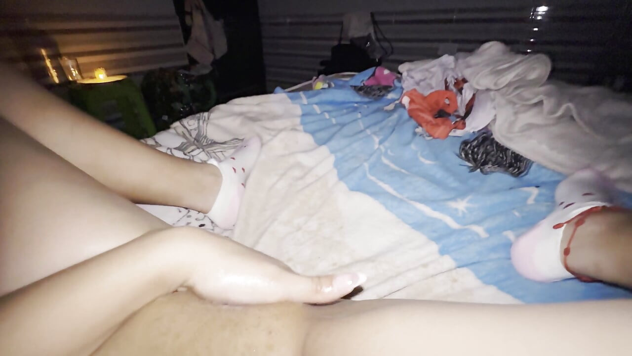 Eczanede Uzun Bir Gün Çalıştıktan Sonra Eve Gelip Patronumu Düşünerek Beni Dokundu