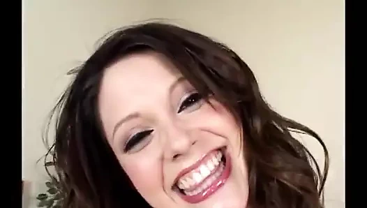 İki yarak üçlü seks sırasında Kelsey Michaels'ın ağzını ve amını meşgul ediyor. kelsey michaels,andrew andretti,brad baldwin - sapık