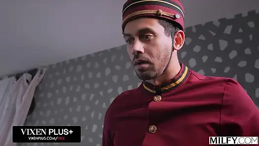 Orta yaşlı seksi kadın Amerikan turtası derlemesi