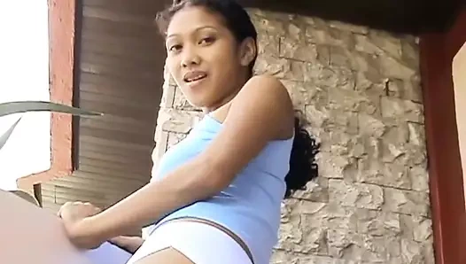 Jennelyn sen feat izlerken seks yapan Asyalı tatlı bir kız. Jennelyn - sapık orta yaşlı seksi kadınlar