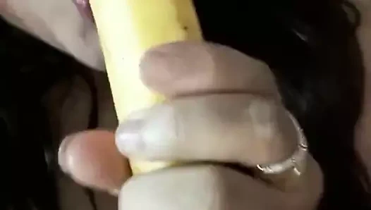 Latina bayan madii derin boğaz uygulama