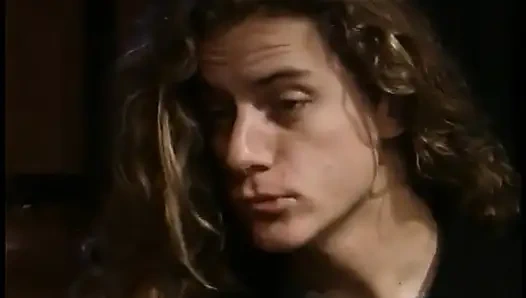 Çarpıcı sarışın Kaitlyn Ashley yeni en yüksek puanlı göğüsleri için kozmetik cerrahına minnettar olmak istiyor