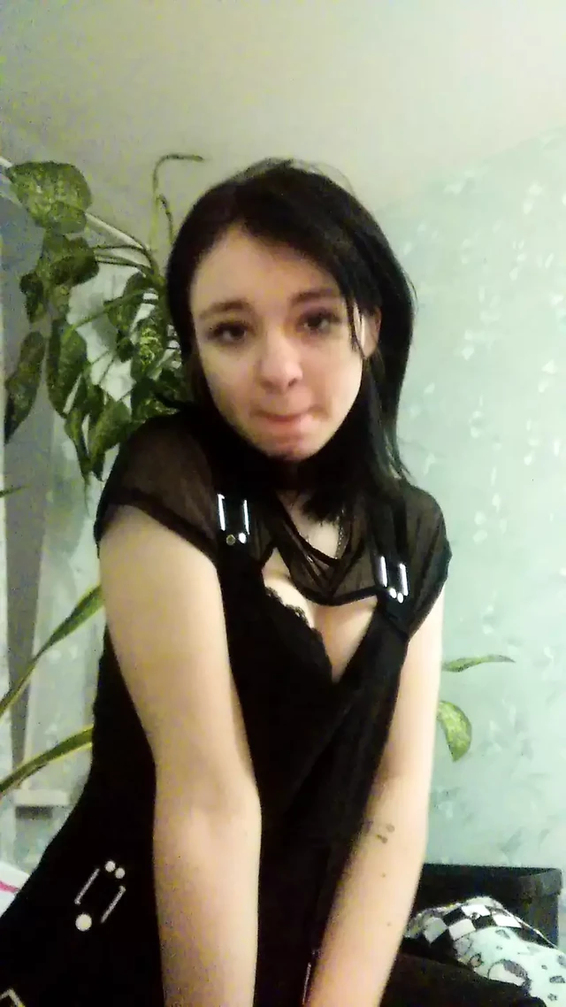 Домашний стриптиз в черном красивом белье