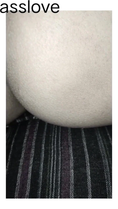 Salatalık kadın arkadaşının götüne sokuyor | Klip 1