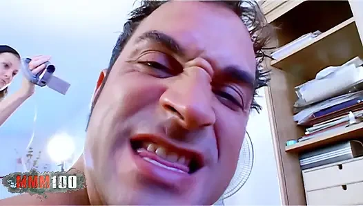 Emy: 2 ateşli lezbiyen kız İspanyol büyük yarakla oynuyor ve sikiliyor