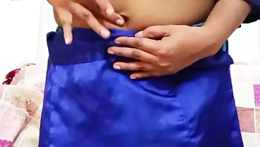 Yenge hintli erkek arkadaşını bekliyor