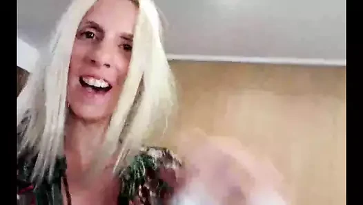 yaramaz sekreter işiyor içinde the ofis merdiven boşluğu