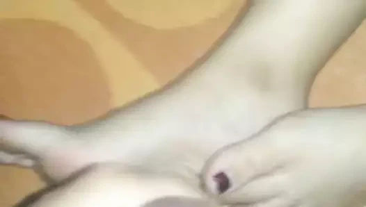 Karımın ayağına boşalmak