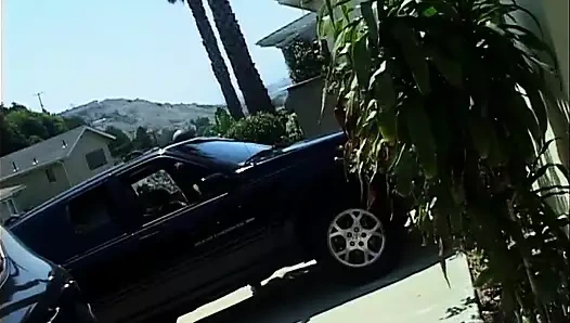 Bayan tittie yatak odasında erkek arkadaşını sikiyor ve emiyor