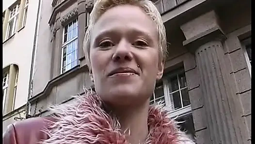 Alman Kapılarının Arkasında Özenle Siktir Edilir - Tam Film