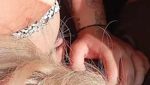 Otobüste elle muamele sakso ve ayaklarına fışkırtıyor