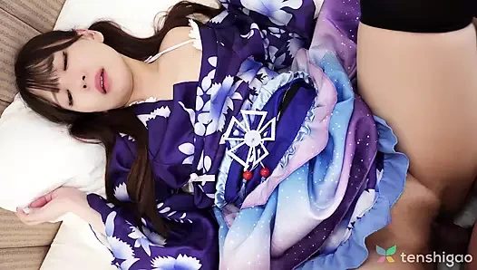 Esmer kız aki igarashi yeni sevgilisini pek çok yönden memnun ediyor.