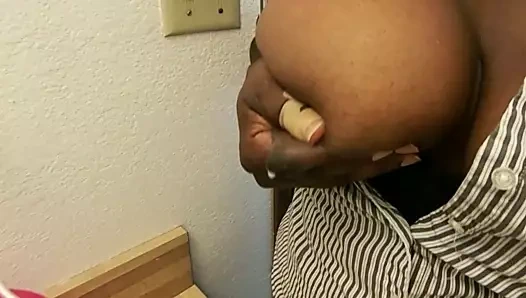 MUNGITURA di tettona nera..