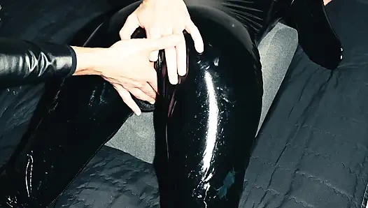 Poposuna parmağıyla vajinamı mastürbas ediyor