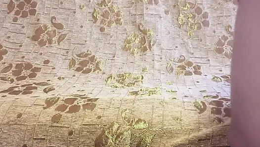 Seksi öğretmen kamerada mastürbasyon yapıyor. Benimle boşal