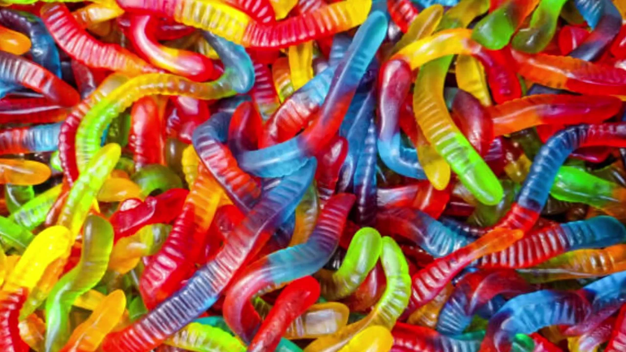 Ashley Ace and Pinkthehawk - Fun with Gummy Worms Part 1
