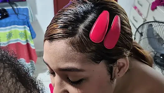 Venezuelalı ABD'ye geldi ve kendini kayda alıyor ama büyük bir utangaçlıkla.